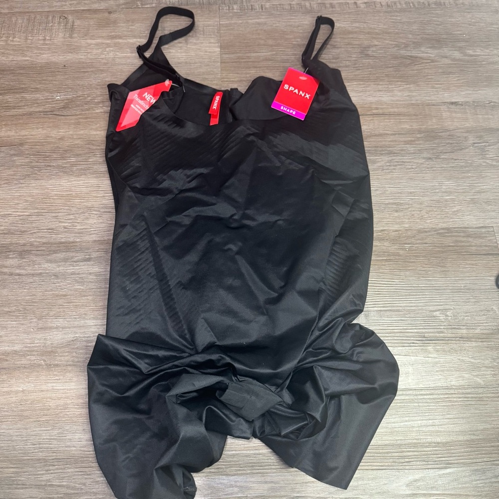 SPANX Thinstincts 2.0 Open Bust Mid Thigh Bodysuit in Very Black